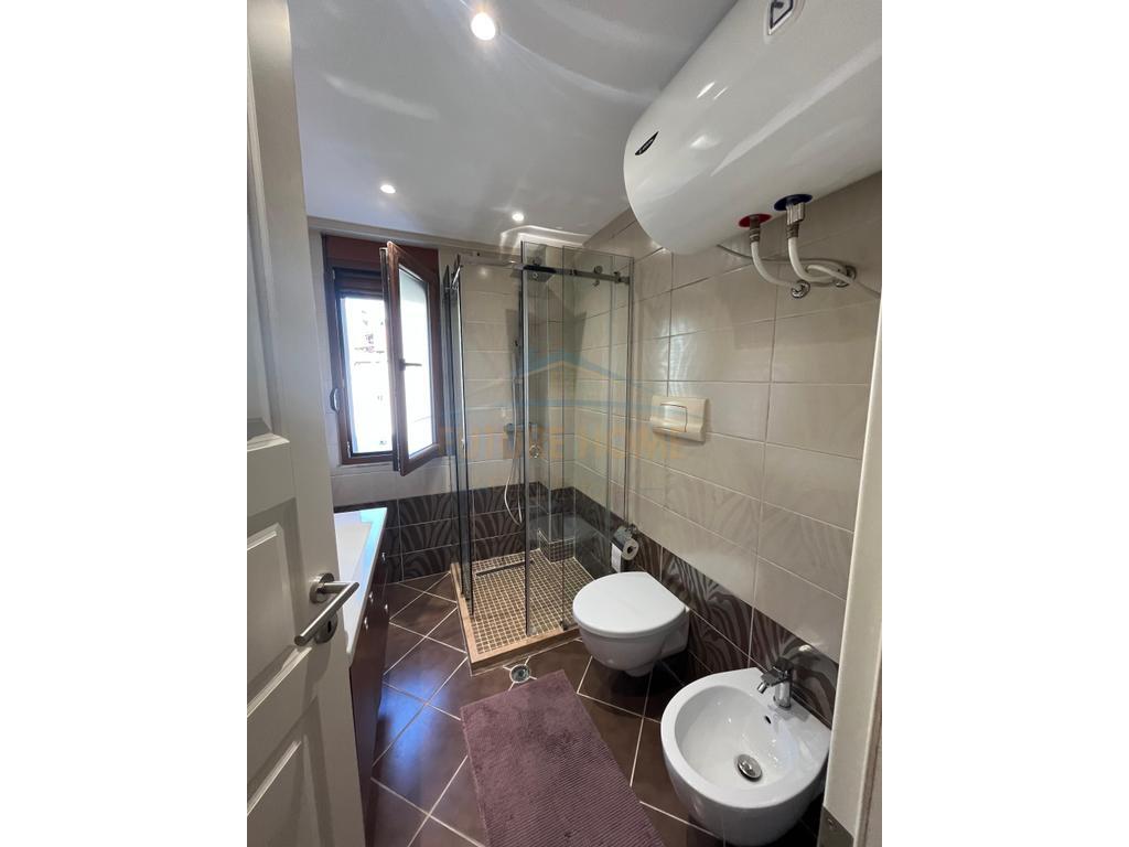 Rent, Apartment 2+1+ Parking Space, Blloku, Tirana.