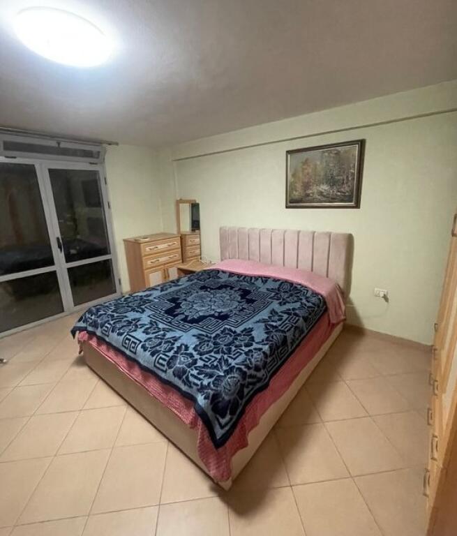 Qera , Apartament , 2+1 , Shkolla e Kuqe , Tirane .