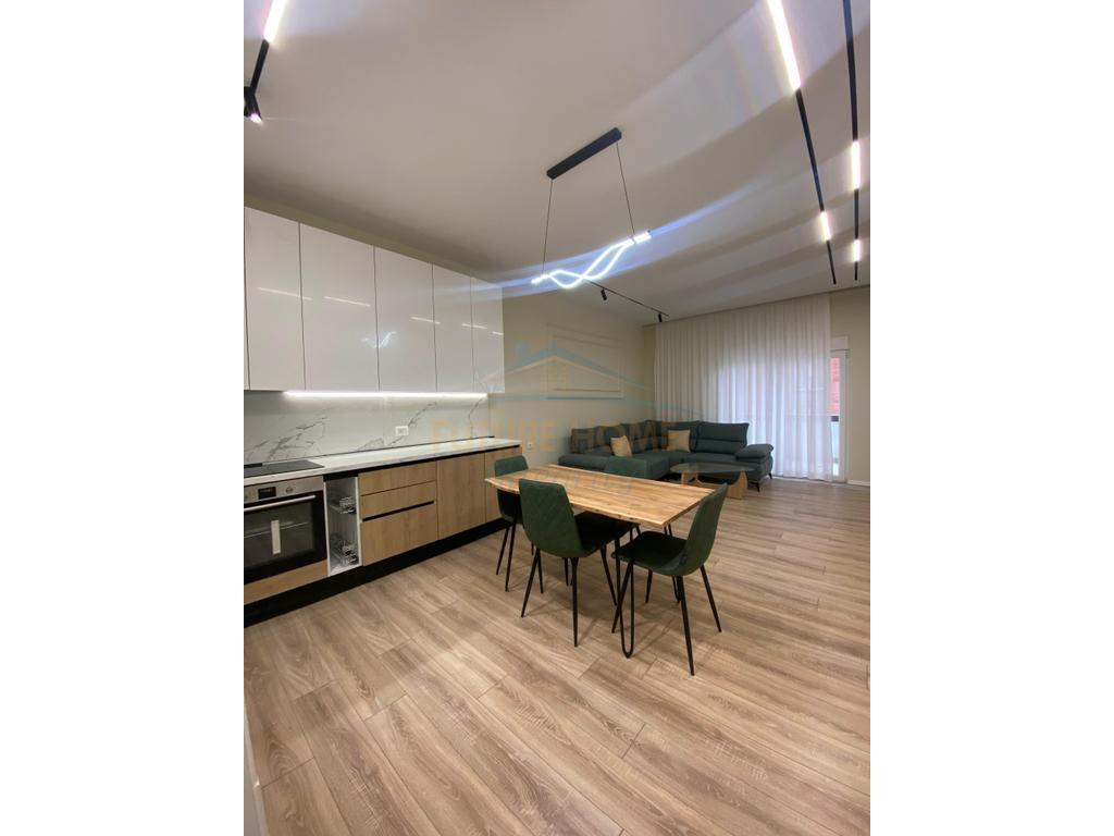Shitet, Apartament 2+1+2, Ali Demi, Tiranë. 