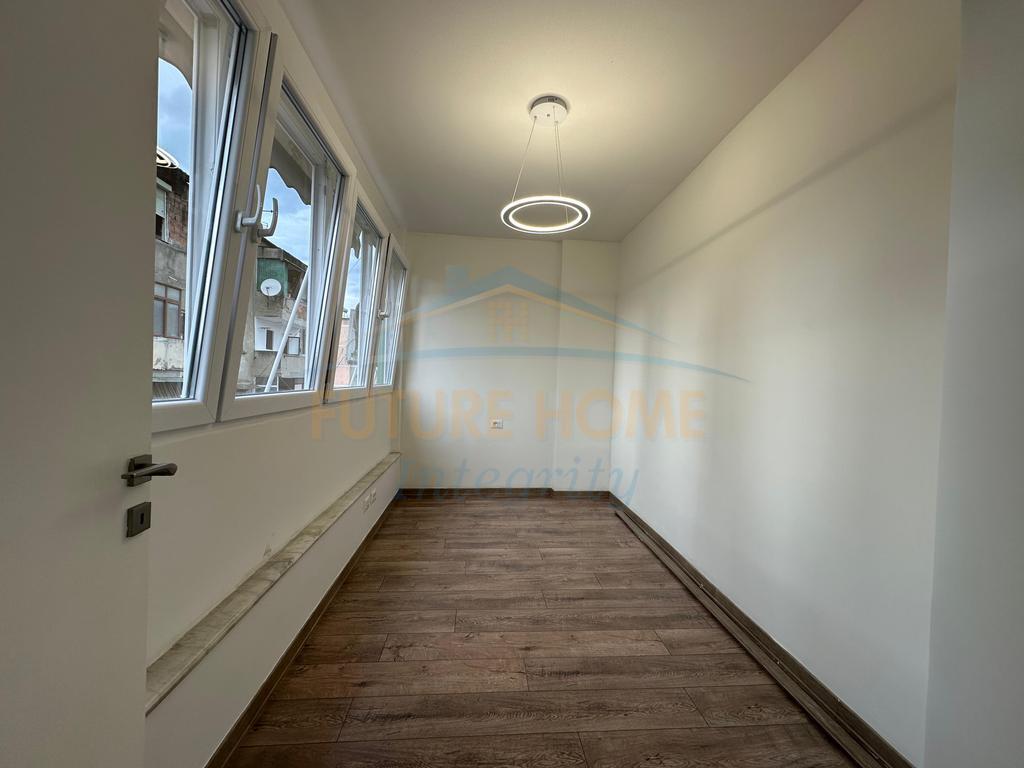 Shitet, Apartament 2+1, Rruga e Elbasanit, Tiranë.