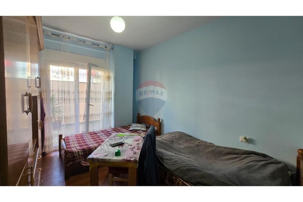 Apartment 2+1 with a super veranda for sale in Yzberisht