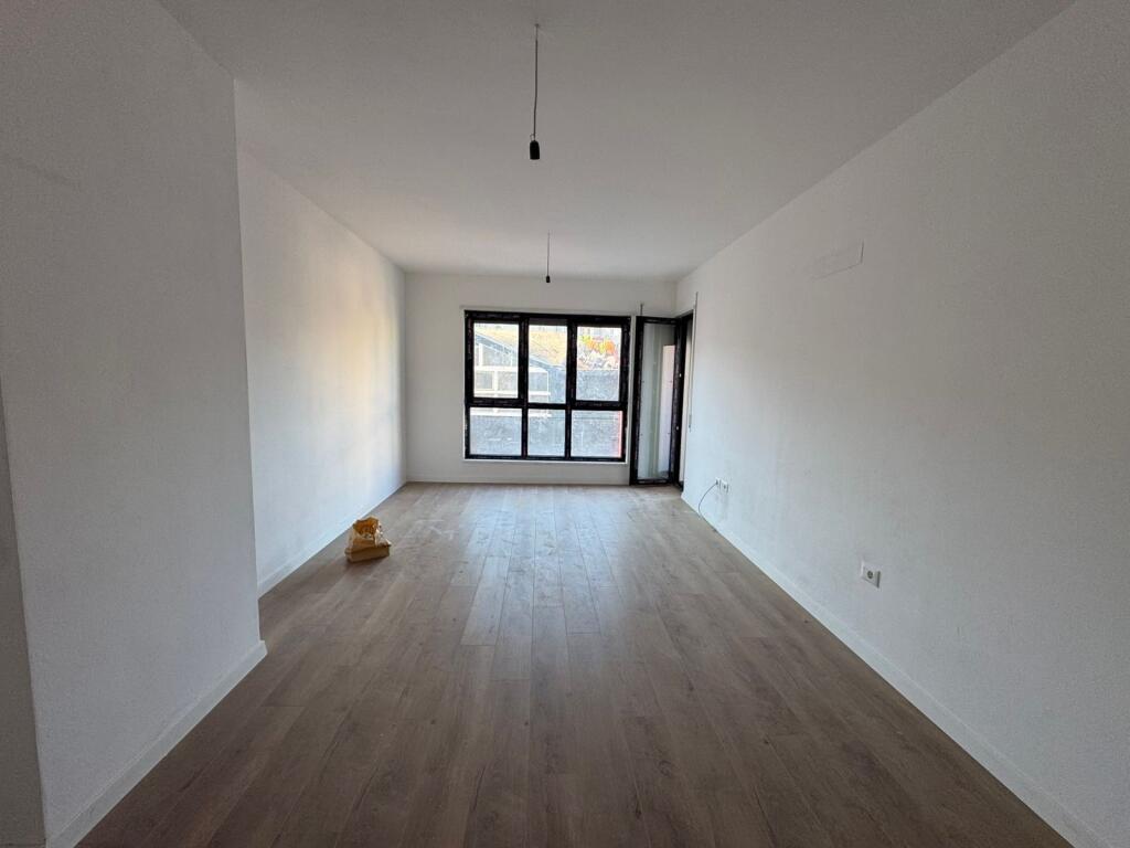 Appartamento 2+1+2 in vendita a Komuna e Parisit