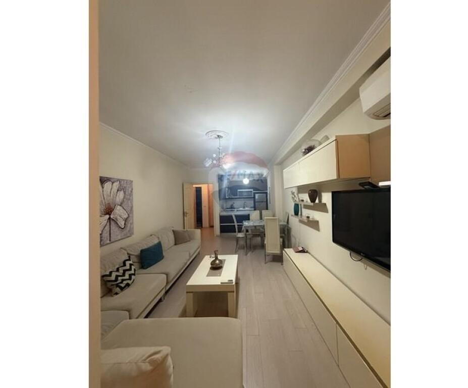 Apartament 2+1+2 me qira tek Myslym Shyri , ish ekspozita