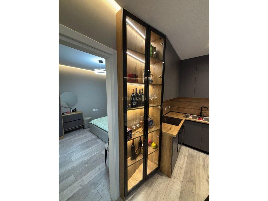 🏢 Jepet me qira apartament 1+1 + post parkimi 📍 tek QTU
