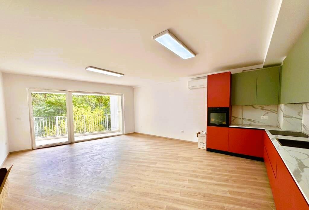 AMBIENTE UFFICIO IN AFFITTO VICINO AD AIR ALBANIA