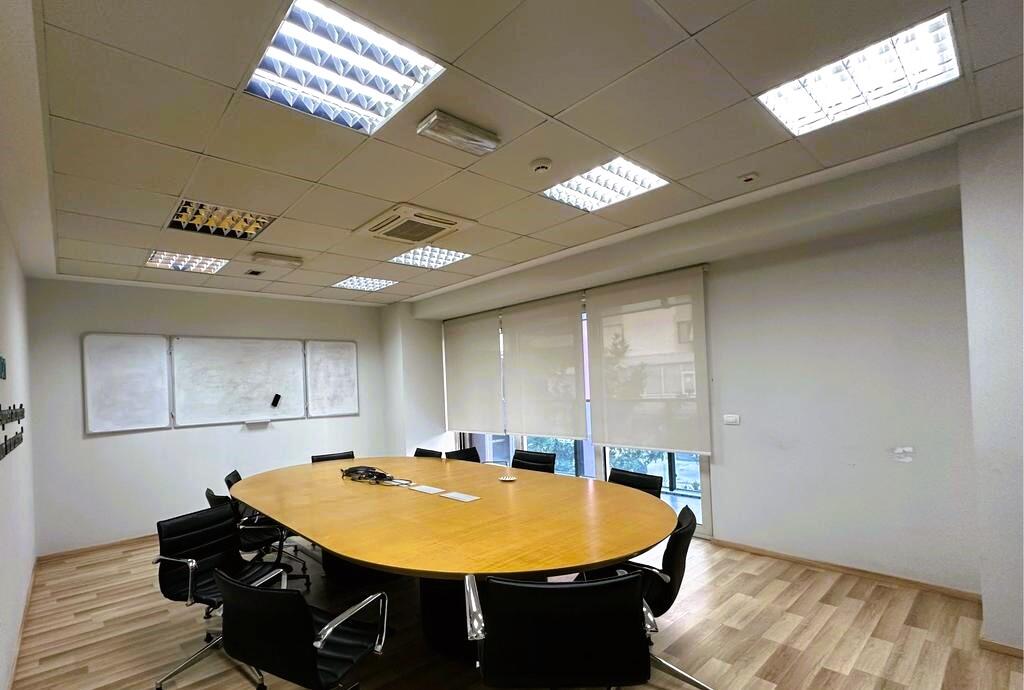 Ufficio In Affitto Presso Ambasciatore 3, Stadio Air Albania