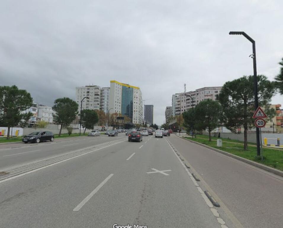 Magazzino in affitto in Via Karl Gega, a Tirana (ID 4281296)