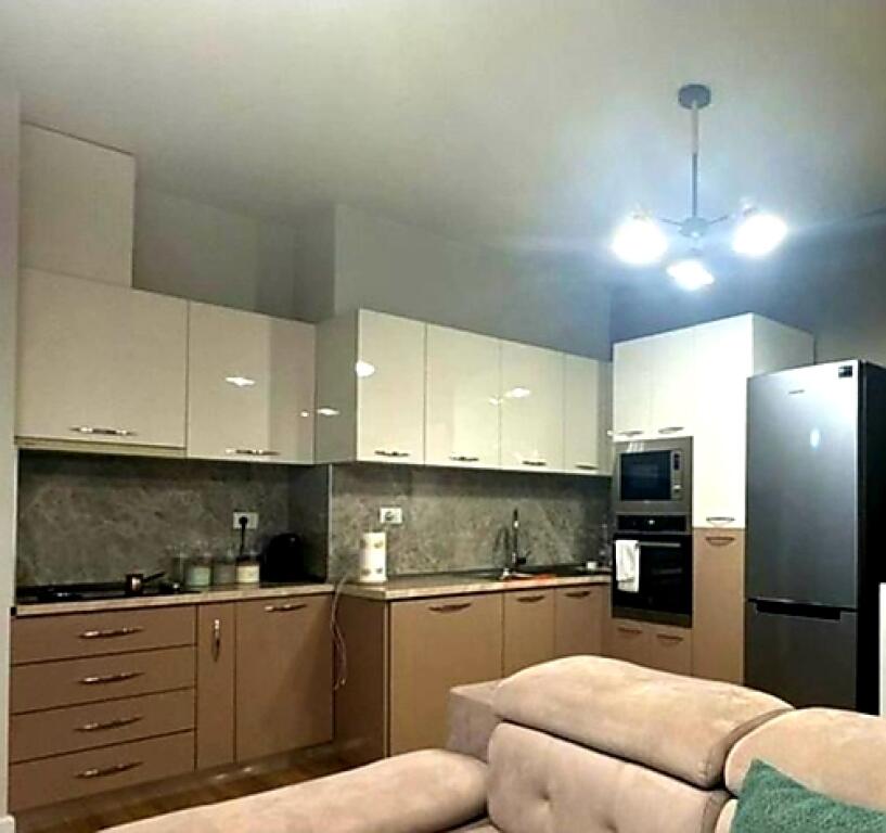 Apartment 2+1+2 for rent on Elbasan Street!