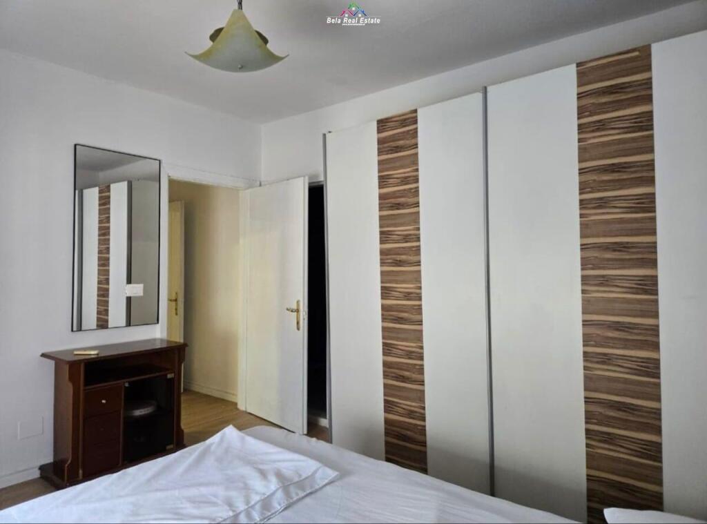 Apartament me qera 2+1+2 tek Komuna E Parisit (ID B2201525) Tirane