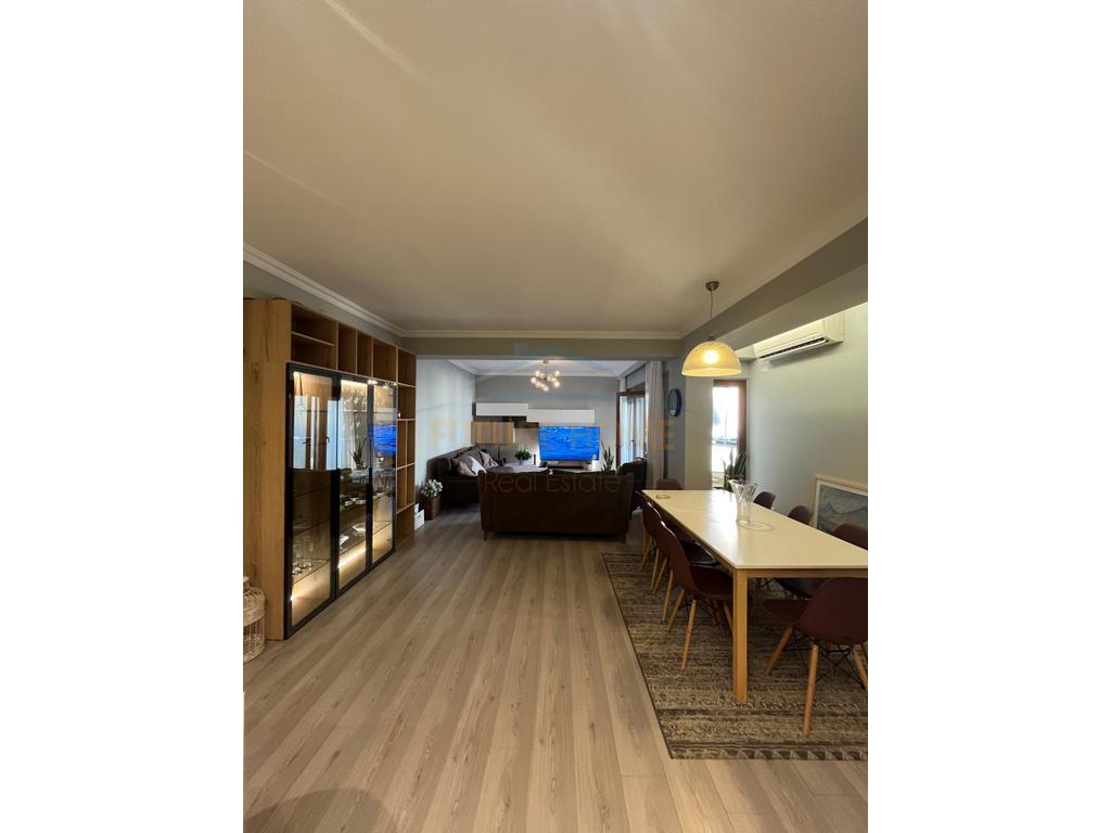 Rent, Apartment 2+1+ Parking Space, Blloku, Tirana.