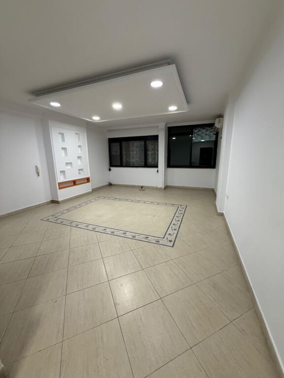 UFFICIO IN AFFITTO 170 M2 BLLOK 1400 EURO