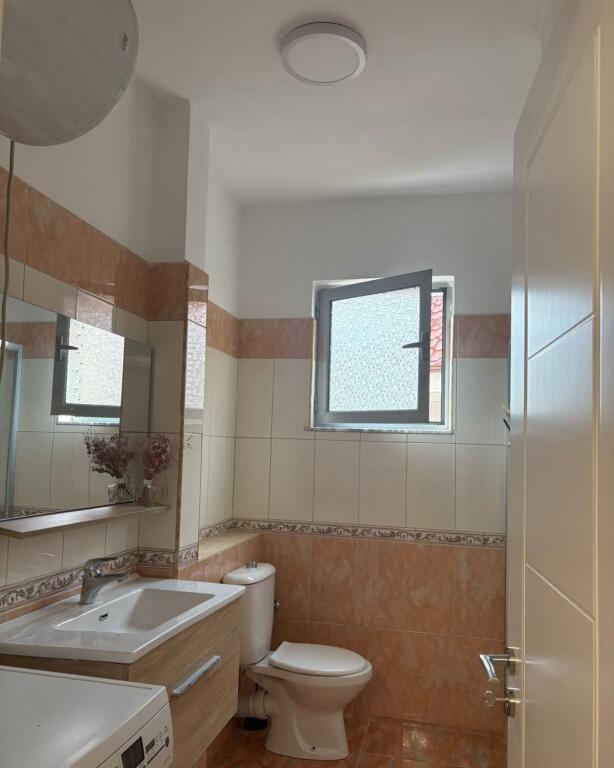 Appartamento in affitto 2+1 in Via Elbasan, vicino al Palazzo delle Brigate