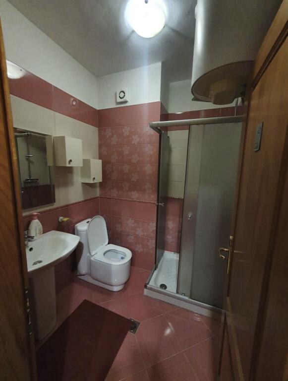 Apartament me Qera 3+2+1
