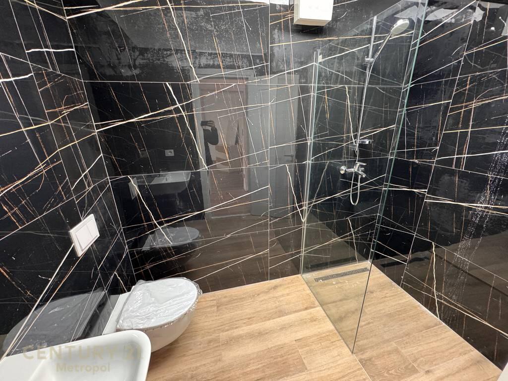 JEPET ME QERA PER ZYRA APARTAMENT 128 M2, STADIUMIT AIR ALBANIA !