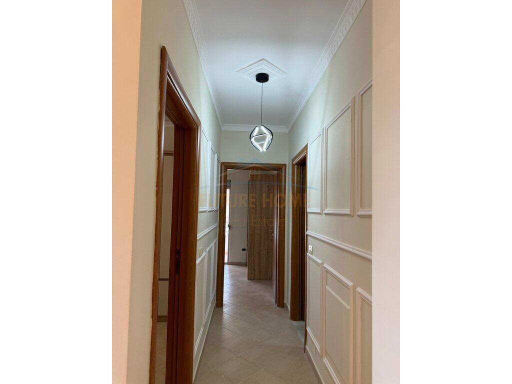 Affittasi Super Appartamento 3+1+2+Parcheggio in Affitto, Fresk, 600€
