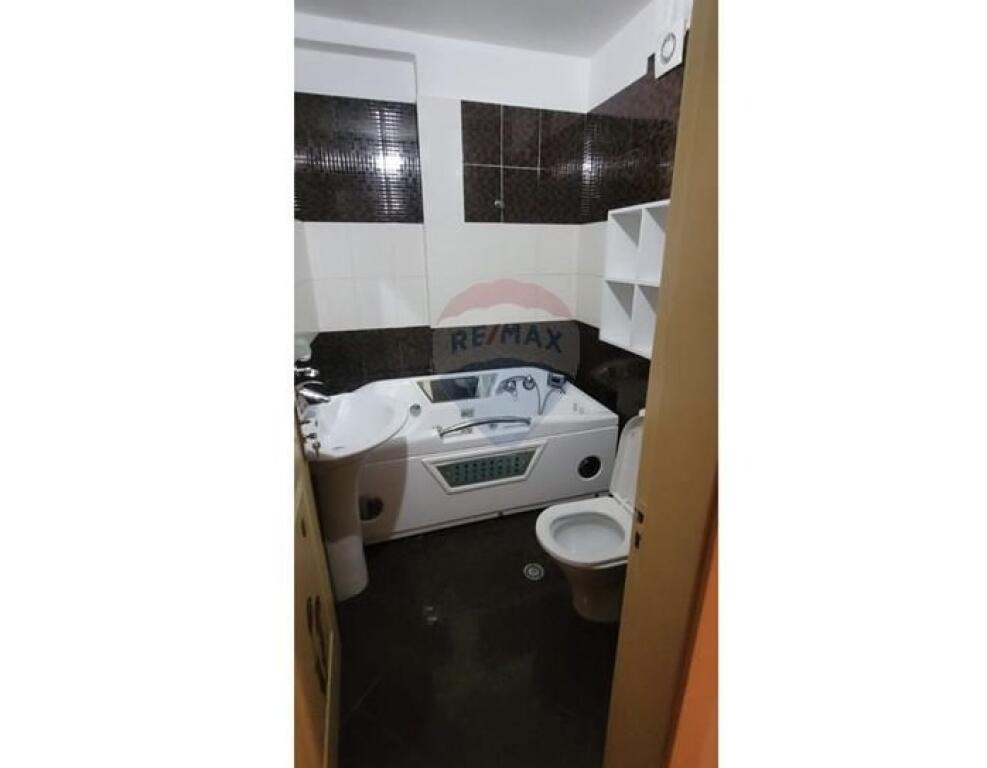 Apartament 2+1+2 me qira tek Myslym Shyri , ish ekspozita