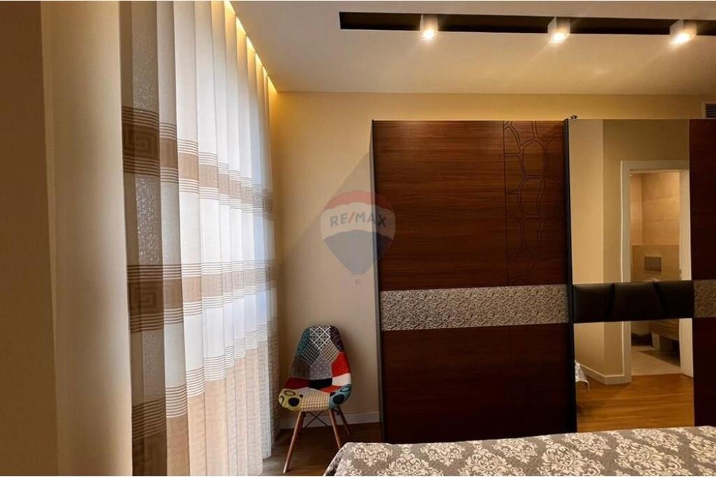 Rruga Qemal Stafa, Tirane,Apartament  Per Qira
