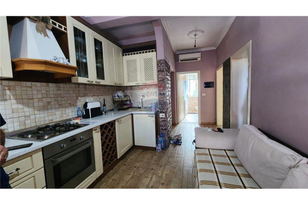 Apartament 2+1 me qera tek Zogu i Zi!