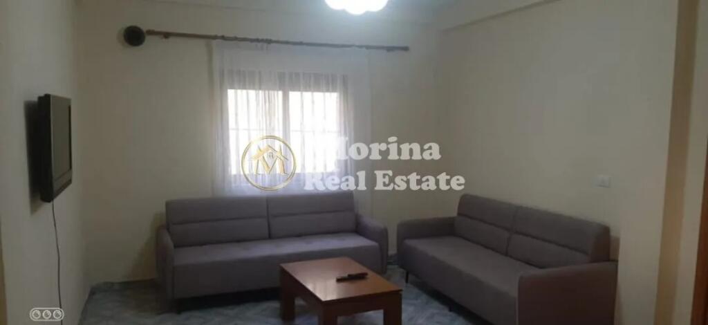 Qera, Hyrje private 2+1,5 Maji , 400 euro/muaj