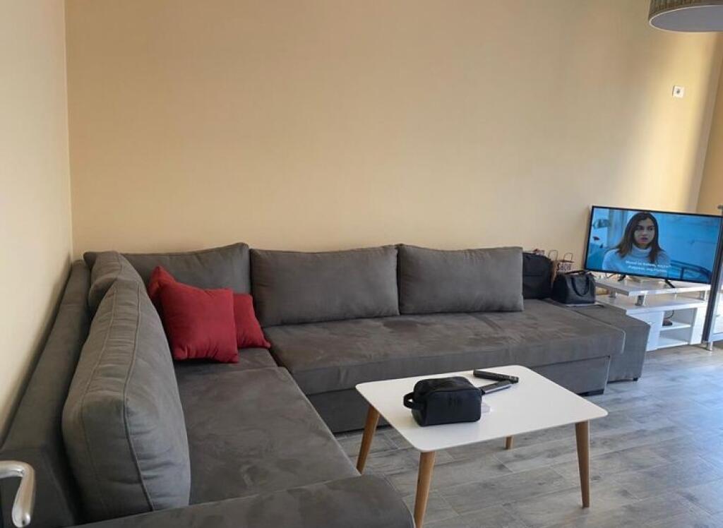 Appartamento all'asta 1+1 don Bosko, 45.000 leke (con garage 50.000 leke) .
