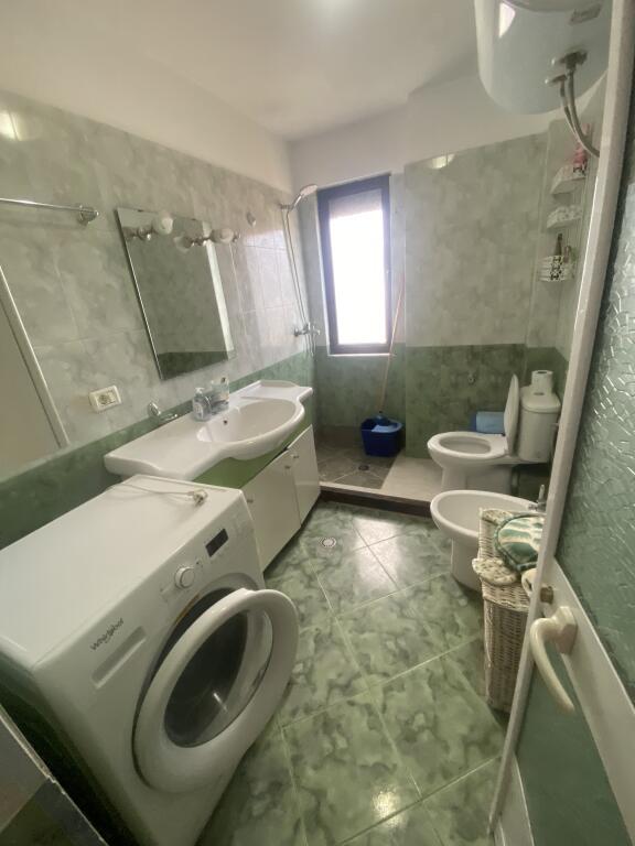 2+1,i mobiluar te ueti ne porcelan,cmimi 500 euro