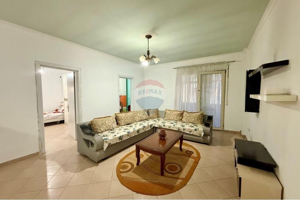 Apartament 2+1 me Qira Pranë Restorant Freskut !