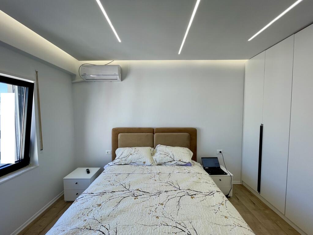 SHITET apartament 1+1+verandë tek Rezidenca "Kodra e Diellit"