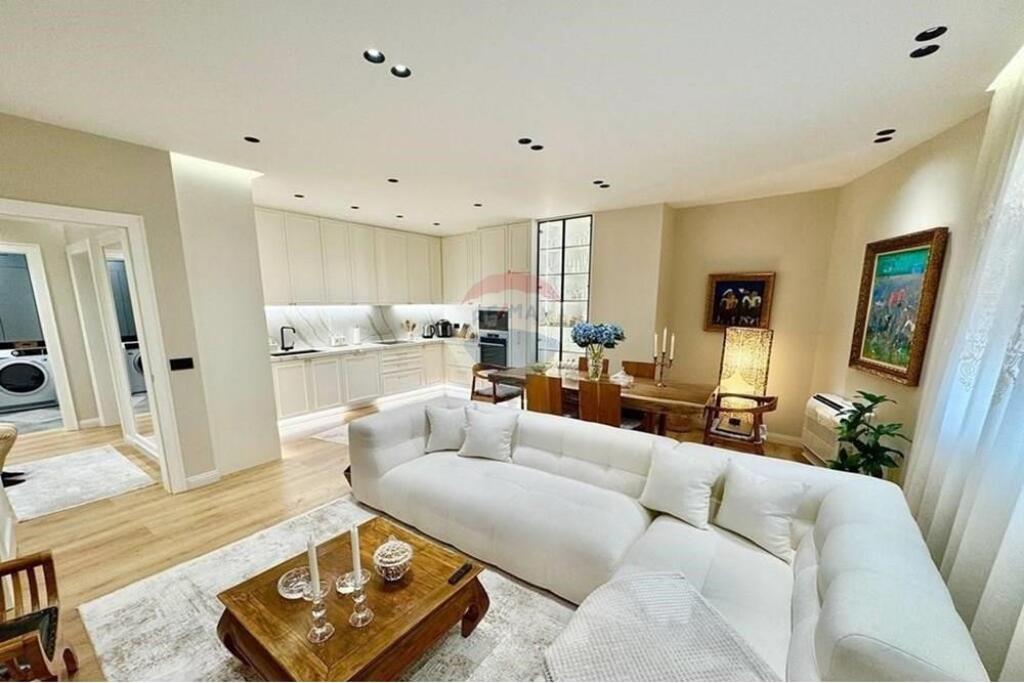 Apartament 2+1+2 + 2 ballkone 105 m2 me qera