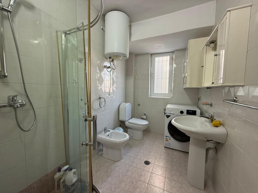 Apartament 1+1 Me Qira në Irfan Tomini, Tiranë