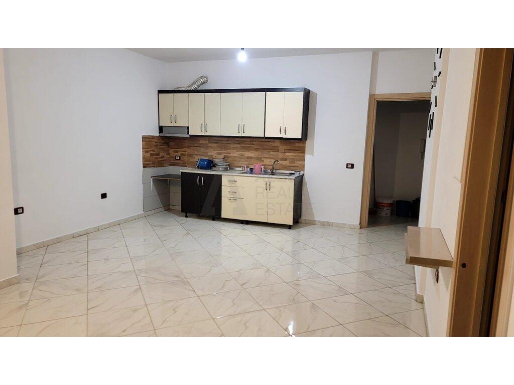 Jepet Apartament 2+1 me qira !