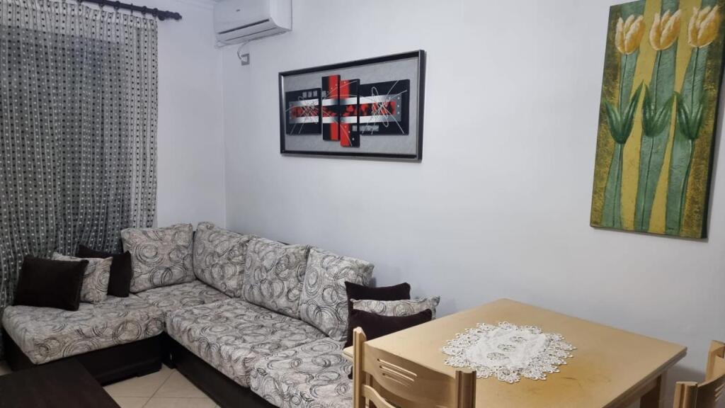 Jepet me qira 1+1 RRUGA HAXHI HYSEN DALLIU 500 mije leke