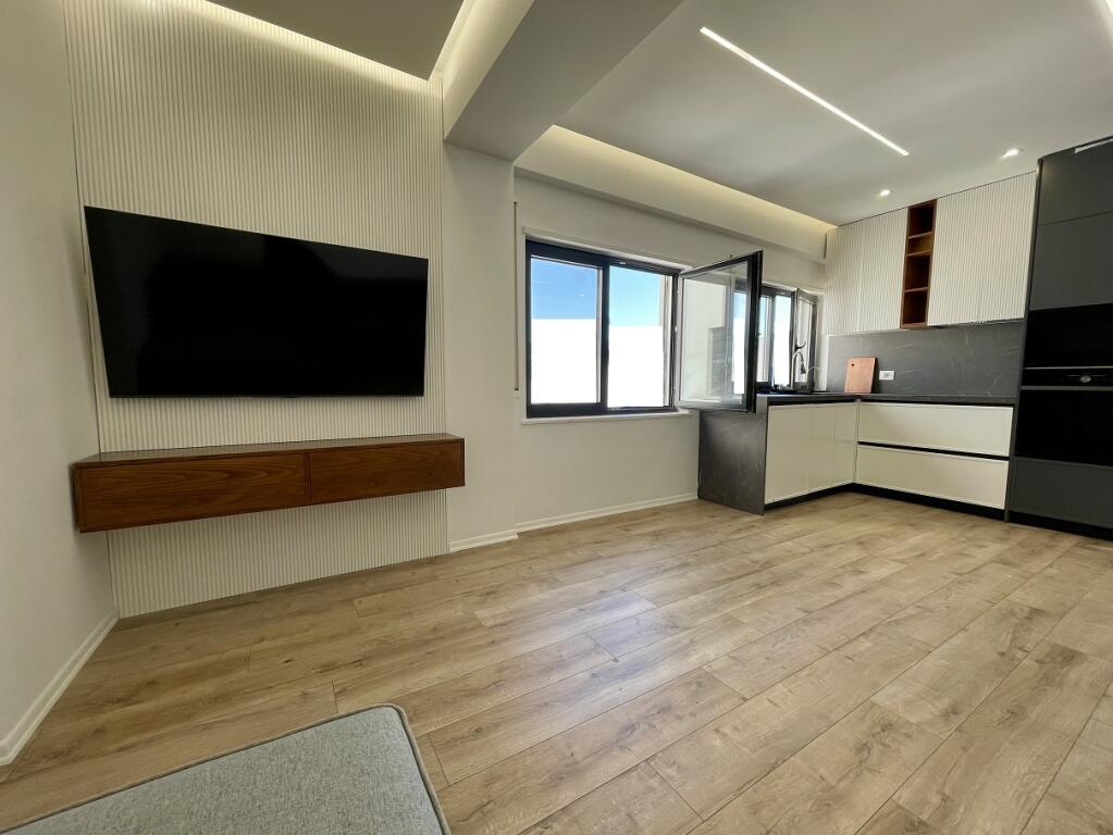 SHITET apartament 1+1+verandë tek Rezidenca "Kodra e Diellit"