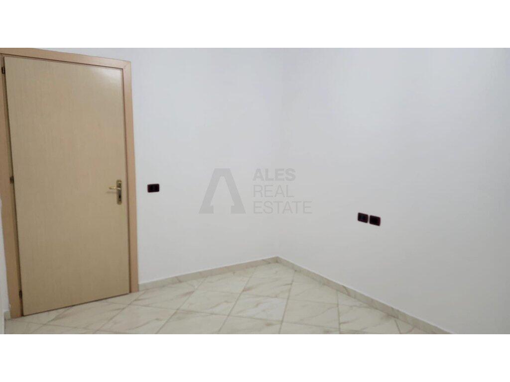 Jepet Apartament 2+1 me qira !