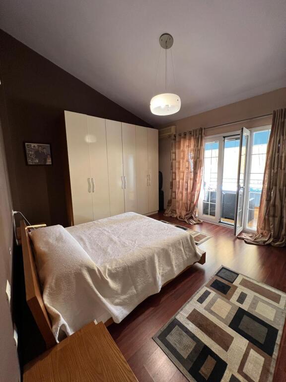 Vendesi appartamento 3+1+2 a Fresk/200,000 euro