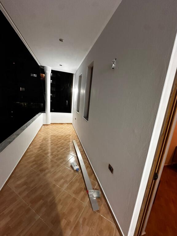 Jepet me qera apartament 1+1, Astir