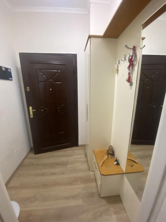 2+1,i mobiluar te ueti ne porcelan,cmimi 500 euro
