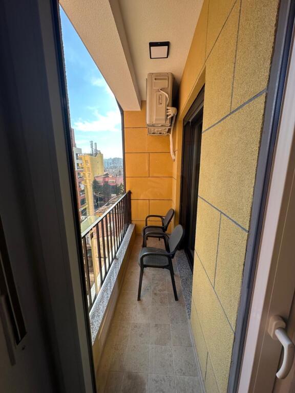 1+1, arredato vicino alla scuola rossa, prezzo 600 euro con parcheggio