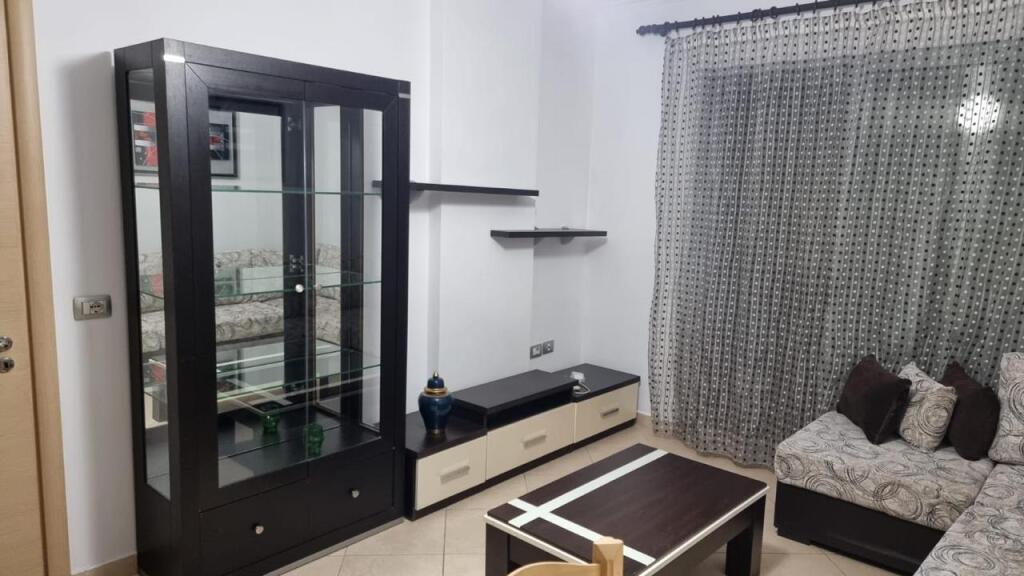 🏢At the Tirana Prosecutor's Office, Haxhi Hysen Dalliu Street, a 1+1 furnished apartment is for rent, 50,000 Leke    