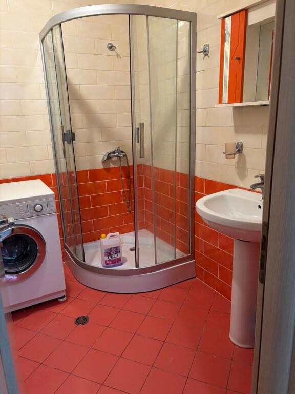 🏢At the Tirana Prosecutor's Office, Haxhi Hysen Dalliu Street, a 1+1 furnished apartment is for rent, 50,000 Leke    