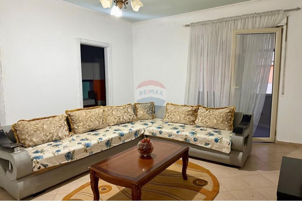 Apartament 2+1 me Qira Pranë Restorant Freskut !