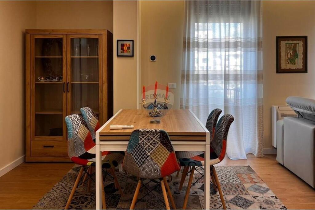Apartament 2+1+2 me qira, Shkolla e Kuqe
