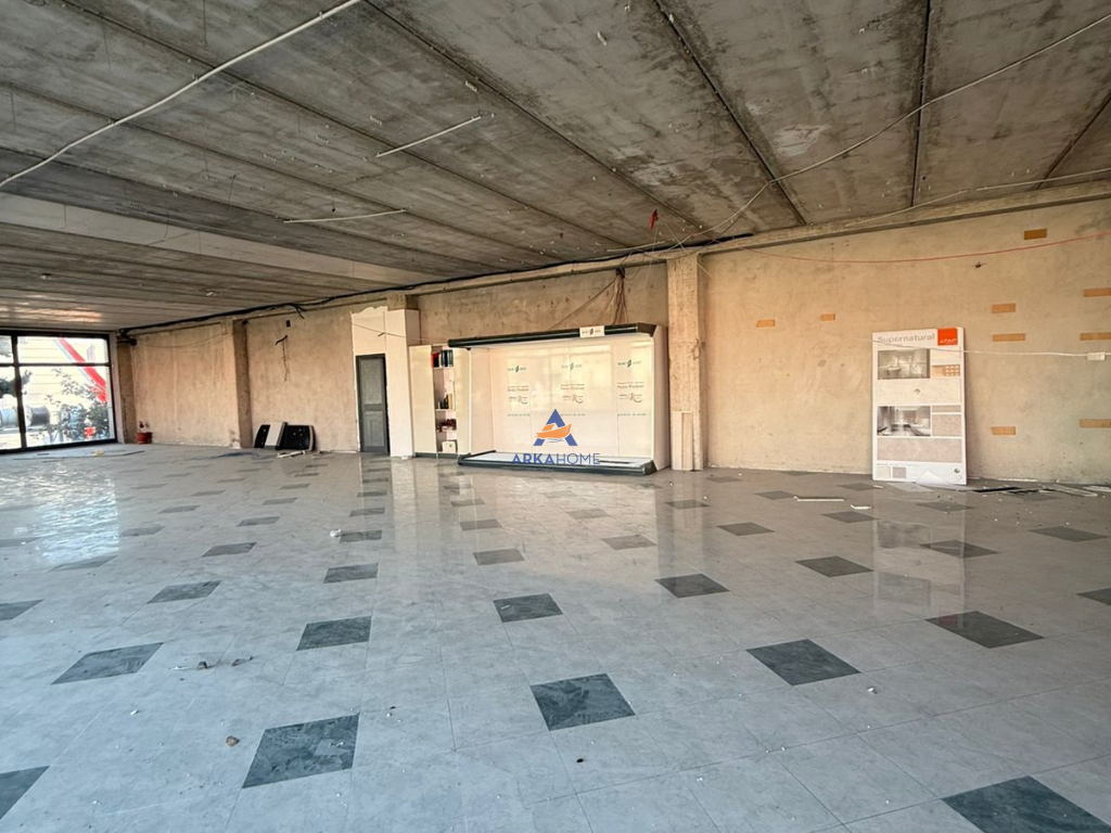 BUSINESS BUILDING FOR RENT 3000M2 "BESIDE THE TIRANA-DURRES HIGHWAY" 13000 EURO