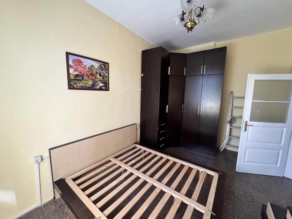 Affittiamo appartamento 2+1 al 3° piano, 72 m² 500 € (STD. Dinamo vicino al Parco Cajupi)