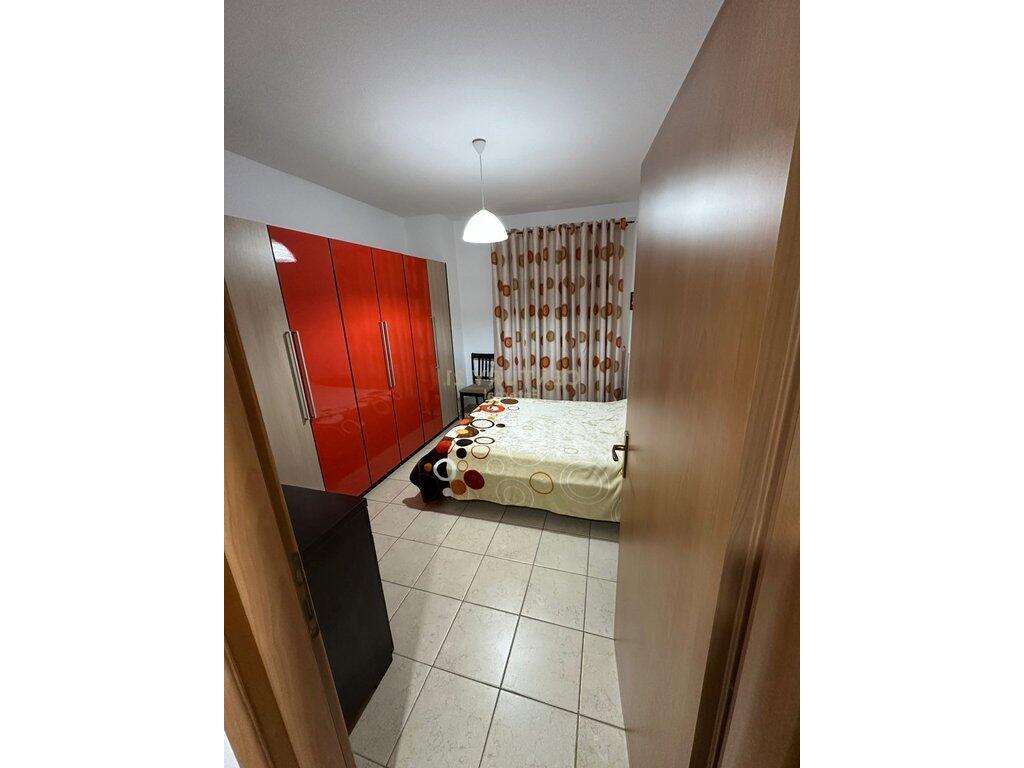 Apartament 2+1 me Qira mbikalimi i Kristal Center 600 €
