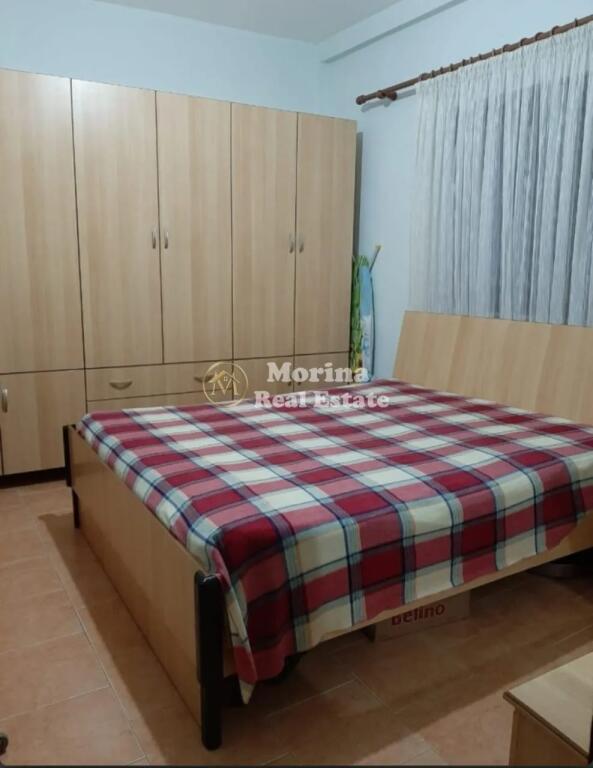 Qera, Hyrje private 2+1,5 Maji , 400 euro/muaj