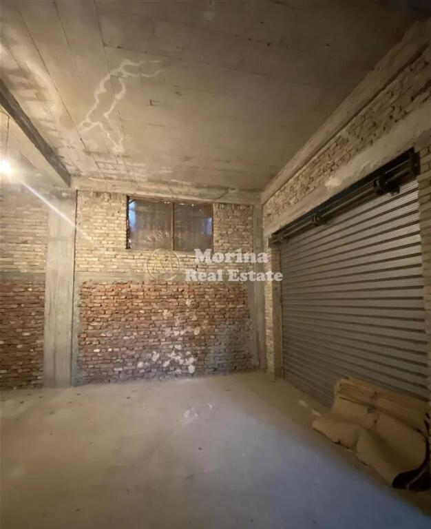 Affitto, Locale Commerciale/negozio, a Kombinat, 750 euro/mese.