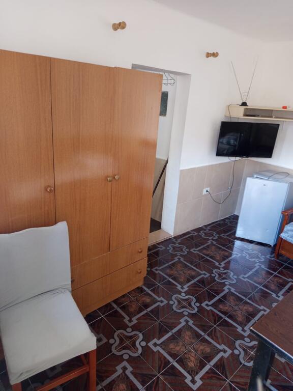 GARSIONERE 15000 LEKE.RRUGA 5 MAJI
