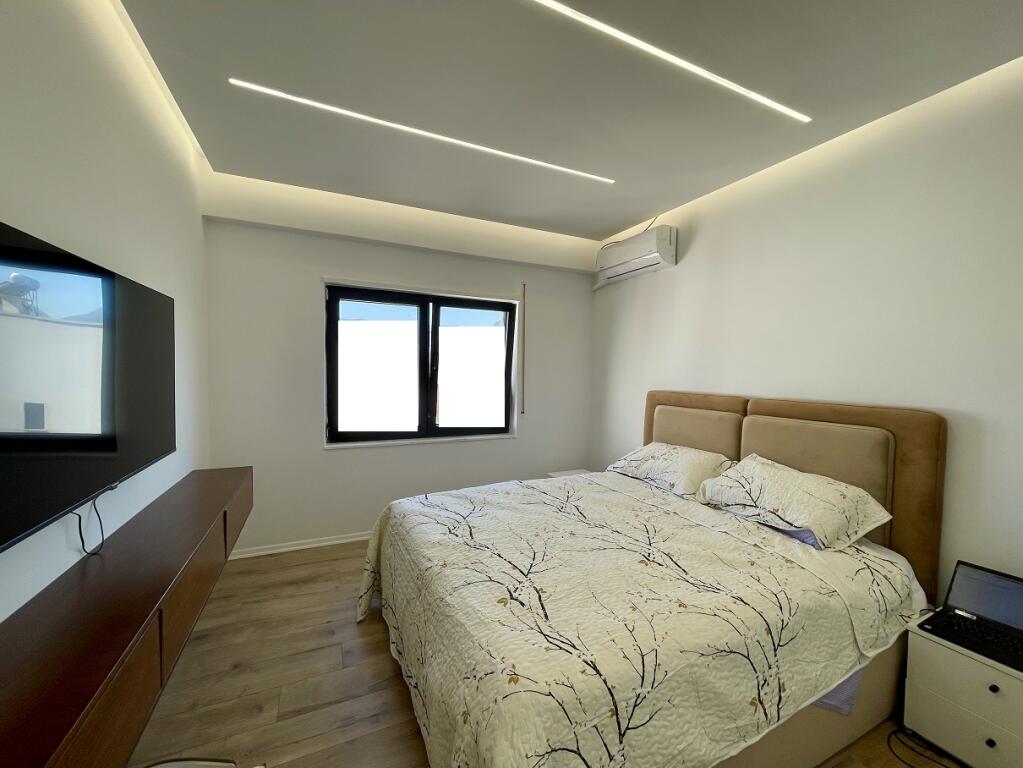 SHITET apartament 1+1+verandë tek Rezidenca "Kodra e Diellit"
