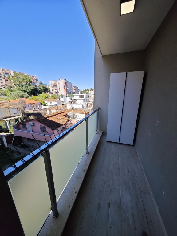 Qera Super Apartamenti 1+1. Durres, Qender