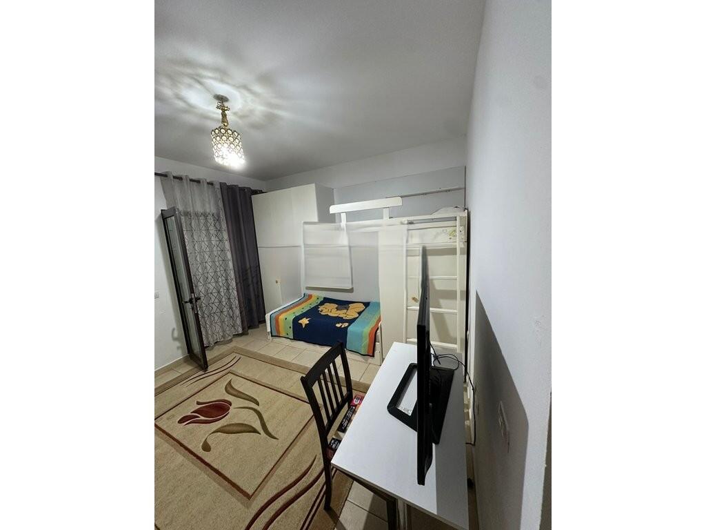 Apartament 2+1 me Qira mbikalimi i Kristal Center 600 €